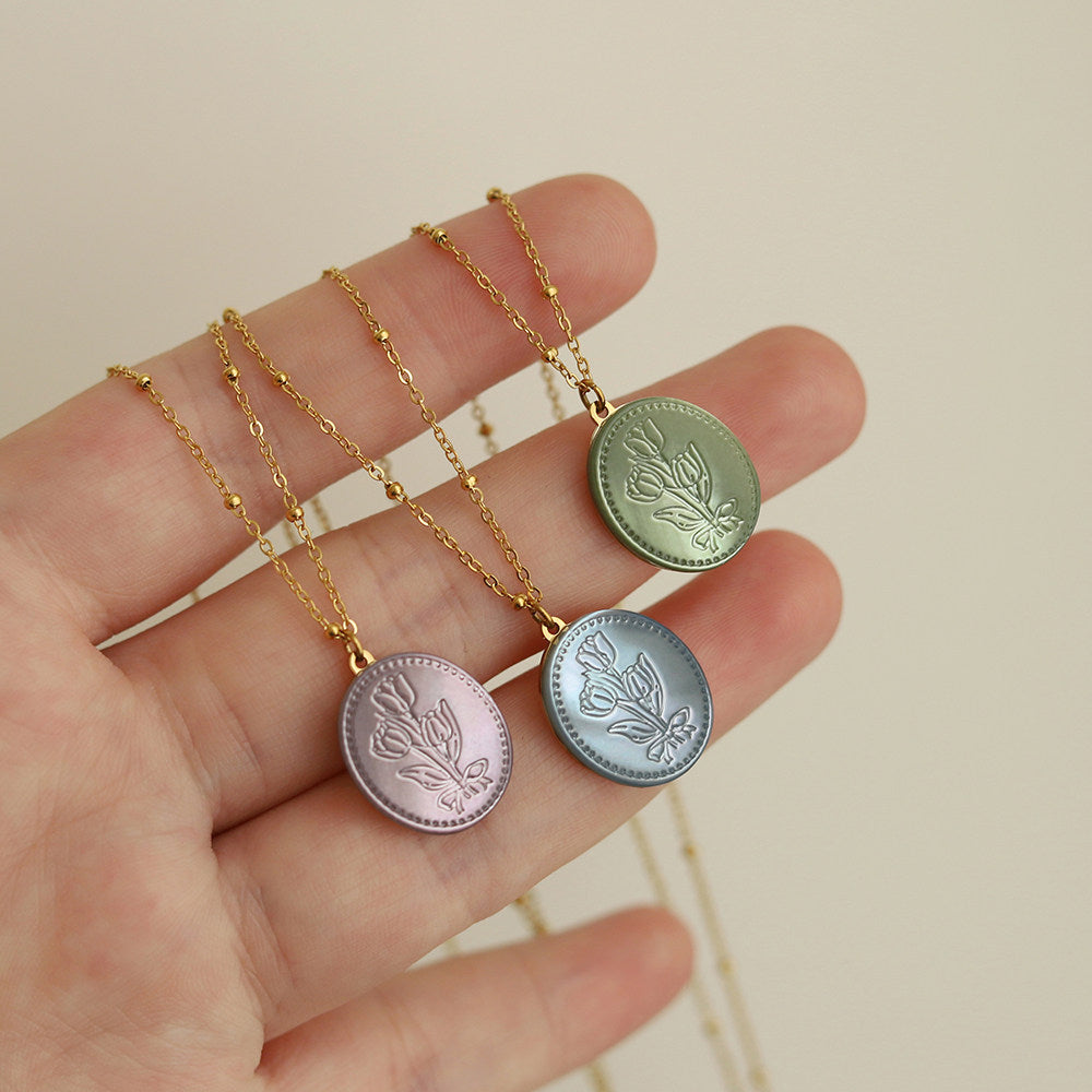 Blooming Tulip Shell Necklace